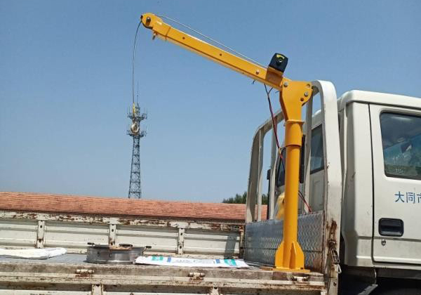 車用小吊機，小型隨車吊，旋臂式吊運機